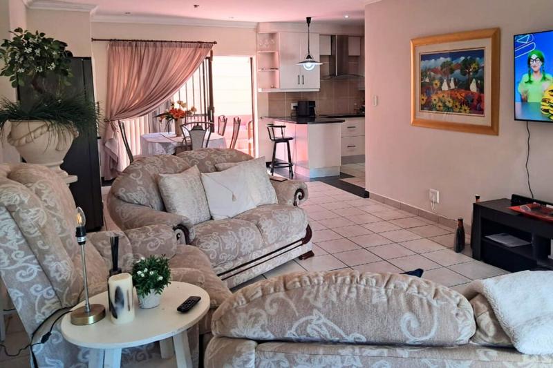To Let 3 Bedroom Property for Rent in Island View Western Cape